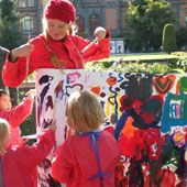 Foto: Malereiperformance im Stadtpark von Bergen 1