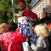 Foto: Malereiperformance im Stadtpark von Bergen 3